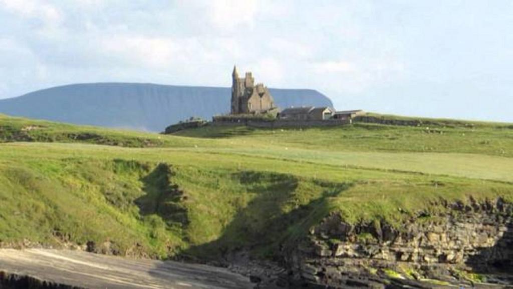 The Benwiskin Centre Ballaghnatrillick ภายนอก รูปภาพ